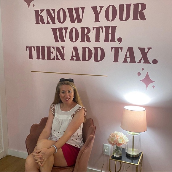 Meet your Posher, Natasha - Picture 1 of 10